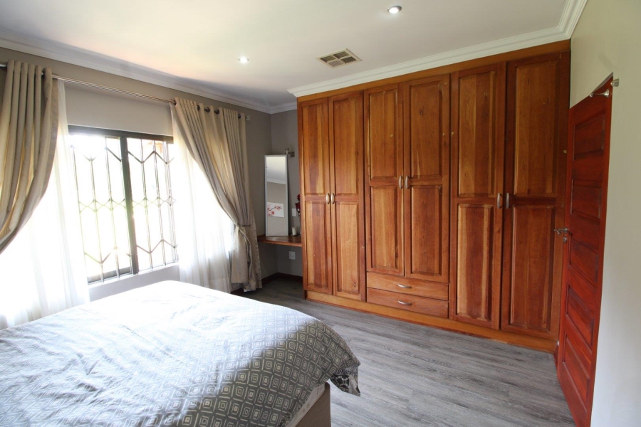 11 Bedroom Property for Sale in Van Der Hoff Park North West